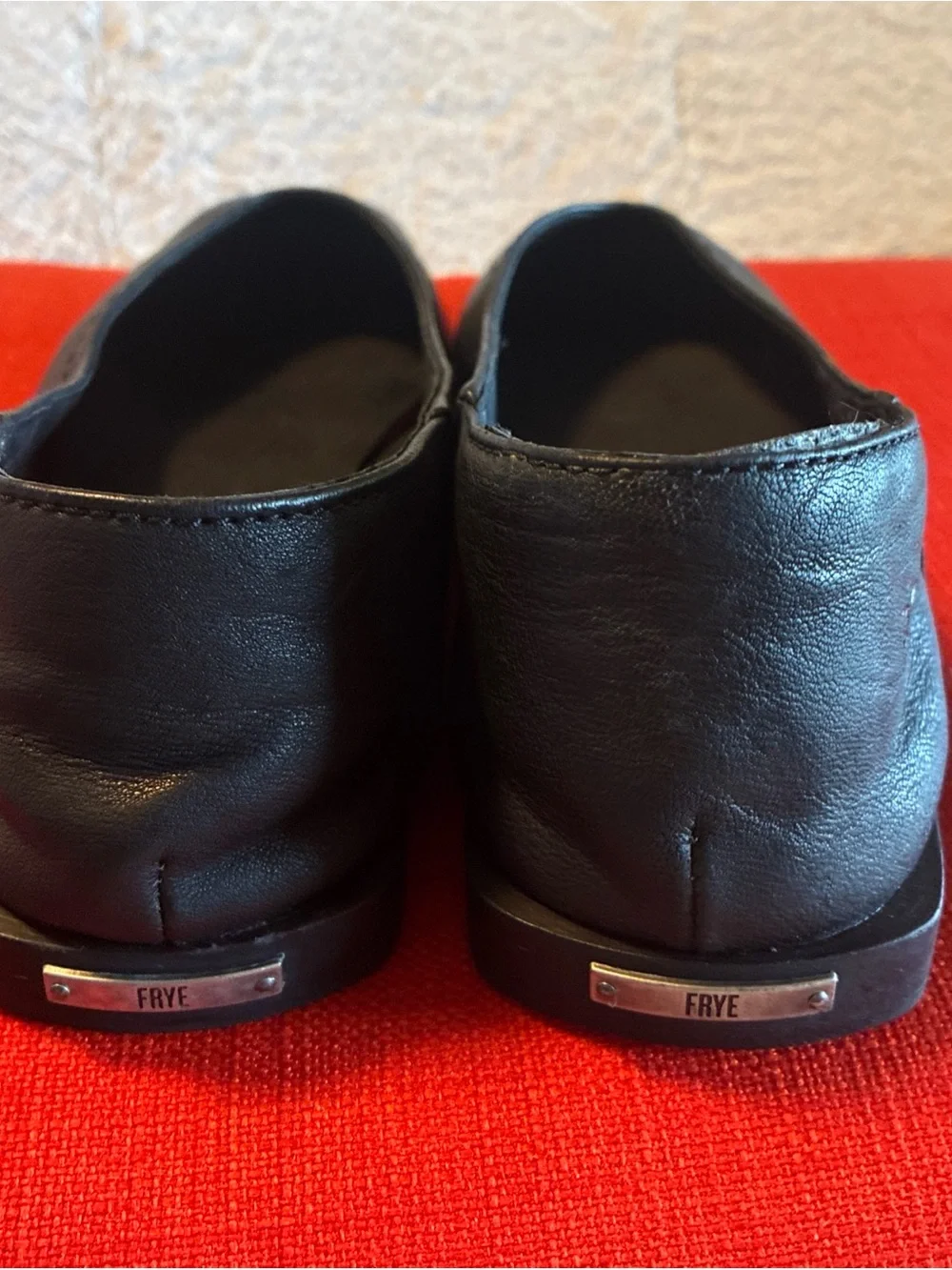 Frye classic black